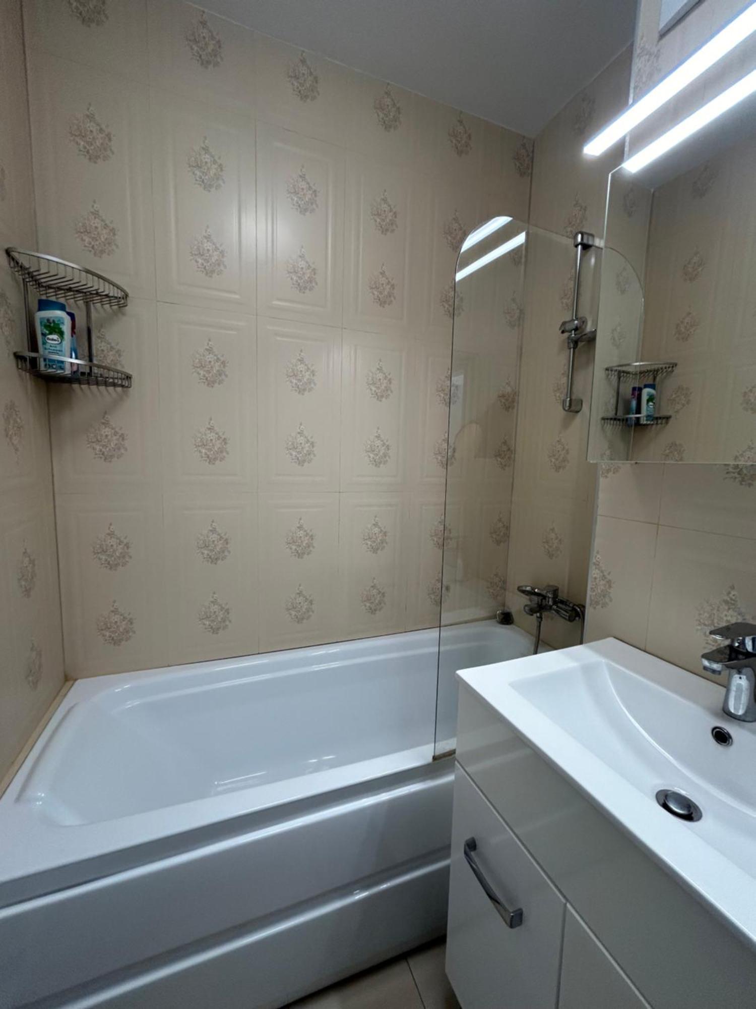 Elegant Studio With City Views - Prime Location - 02 Bucureşti Ngoại thất bức ảnh